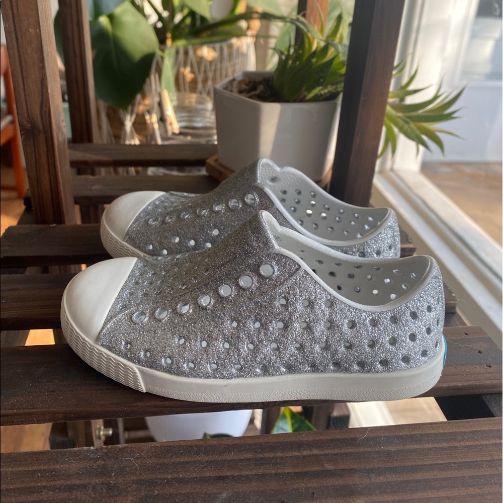 Native Shoes - Toddler Silver Sparkle EUC